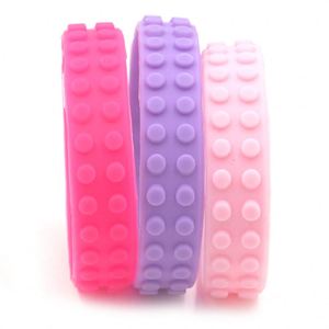 กำไลข้อมือซิลิโคนแบบกำหนดเอง พร้อมโลโก้สีนูน  รับดรอปชิป - Product Image 3