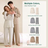 Ensemble de pyjamas assortis OEM ODM pour couple, taille élastique, boutons, vêtements de détente avec poches, pour hommes et femmes, étiquette personnalisée au col, collection Printemps