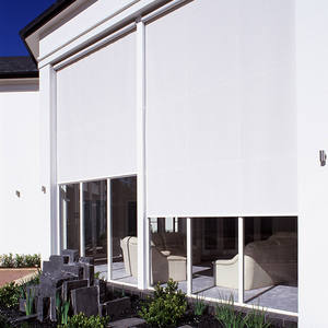 Hanrui Auvent personnalisé <span class=keywords><strong>motorisé</strong></span> clair <span class=keywords><strong>3m</strong></span> 4m 5m 6m 7m 8m Pergola rétractable fenêtre latérale verticale auvent extérieur - Product Image 2