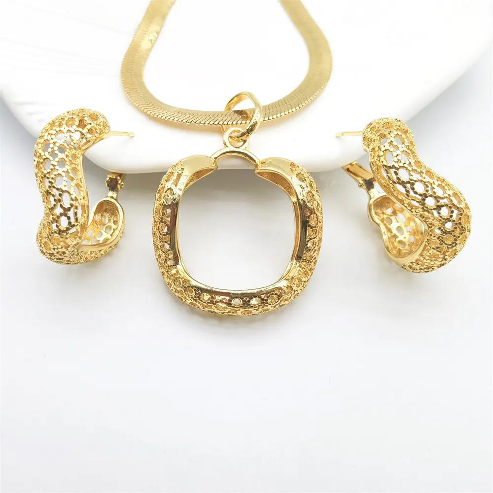 Oem/Odm Pernikahan Pengantin Emas Disepuh Kuningan Kalung dan Anting-Anting Arab Dubai Emas Perhiasan Desain Set Perhiasan untuk Wanita
