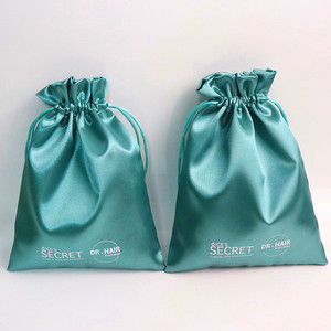Sacs de luxe en satin de soie à cordon coulissant pour perruques, sacs en satin personnalisés avec logo pour lingerie et cheveux - Product Image 5