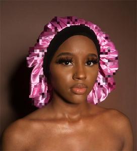 Bán buôn phụ nữ cô gái thiết kế nổi tiếng satin bonnets logo thương hiệu in mô hình sang trọng ngủ tóc bonnets với đàn hồi rộng ban nhạc - Product Image 4