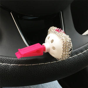 Ambientador y Decoración para Coche con Forma de Hello Kitty, Muy Popular, Clip de Ventilación, Se Aceptan Pedidos con Garantía Comercial - Product Image 4