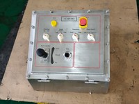 Boîtier de commande d'éclairage antidéflagrant DC24V 10A IP66 en acier inoxydable SS304, panneau électrique industriel pour zones dangereuses Ex Eb