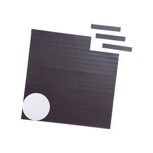 [MAGNETO] Aimants en caoutchouc permanents flexibles avec dos adhésif pour tableau d'affichage et travaux manuels - Product Image 1