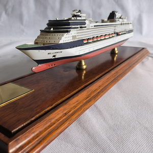 نموذج سفينة سياحية فاخرة مخصصة ثلاثية الأبعاد من الراتنج والبلاستيك للديكور المنزلي والمكتبي، هدية فاخرة لمحبي السفن السياحية - Product Image 1