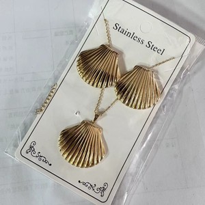 Juego <span class=keywords><strong>de</strong></span> <span class=keywords><strong>Collar</strong></span> y Aretes <span class=keywords><strong>de</strong></span> Acero Inoxidable Chapado en Oro con Perlas para Mujer TZ052, Colgante Circular Irregular con Flor y Mariposa para Regalos - Product Image 6