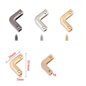 Accessori per Borse all'Ingrosso, Fibbie Personalizzate in Metallo <span class=keywords><strong>con</strong></span> <span class=keywords><strong>Nome</strong></span> del Marchio, Clip per Corda <span class=keywords><strong>con</strong></span> Bordo Traforato, Fibbie Protettive per Angoli Fatte a Mano - Product Image 2