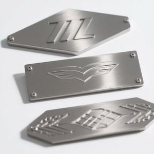 Placa de Identificación de Acero Inoxidable Grabada con CNC de Alta Precisión, Etiqueta Metálica Láser Personalizada, Logotipo Magnético de Marca, Procesamiento por Electroerosión por Hilo y Brochado - Product Image 1