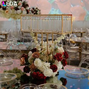 Centro de Mesa LEDA de Alta Calidad para Decoración de Eventos y Fiestas, Soporte de Flores de Metal Dorado, Cortina de Cuentas de Hierro Cuadrada Pequeña para Bodas - Product Image 3