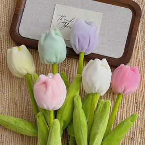 Ramo de Tulipanes de Tela Ultra Suave Estilo INS, Juguete de Peluche Floral para Boda - Product Image 3
