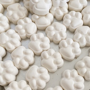 Jouet à presser anti-stress en PU blanc, 2,1 pouces, à récupération lente, en forme de patte de chat simulée, mignon, pour fêtes, type Mochi, à presser, pour soulager le stress, à faire soi-même - Product Image 4