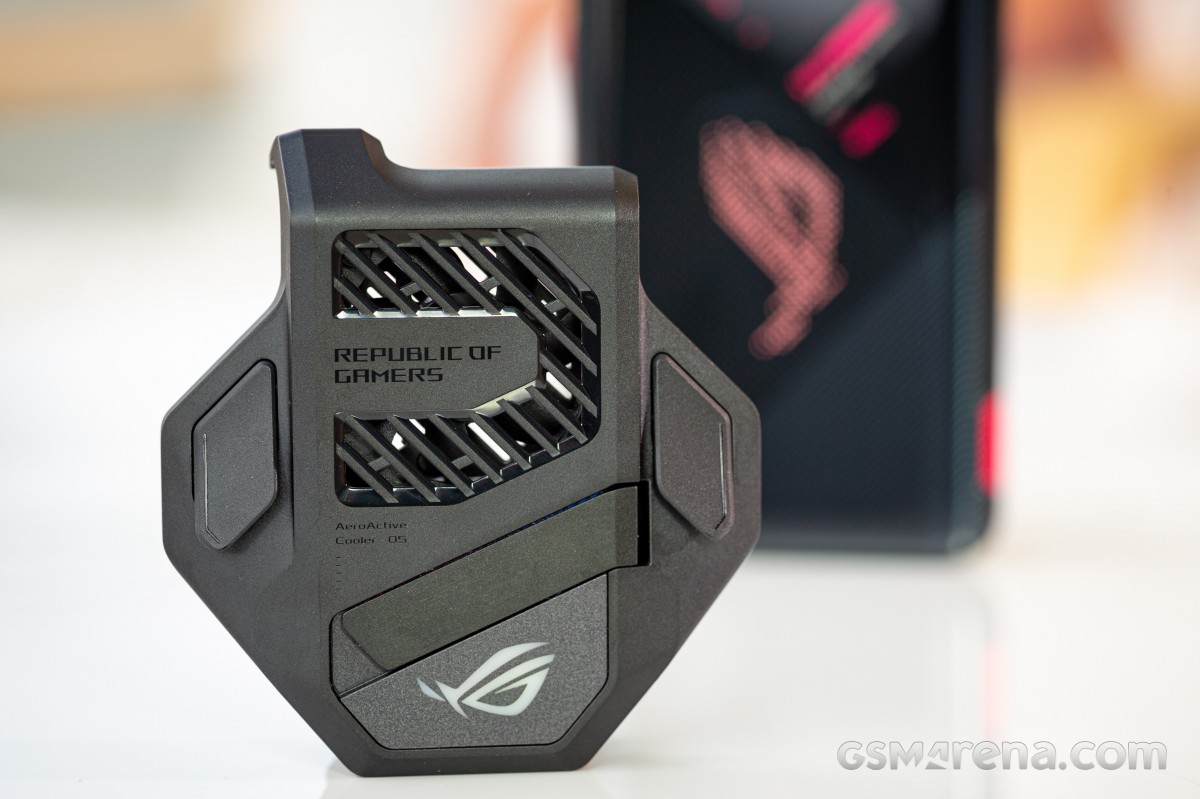 ZS673KS AeroActive Cooler 5 for ASUS ROG Phone 5 - Magnetic Type-C