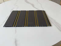 Panneaux muraux 3D en PVC personnalisés 1220x2440mm avec des caractéristiques ignifuges et imperméables pour la décoration intérieure des maisons et des bureaux