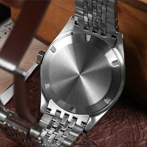 Reloj de Hombre con Bisel de Aluminio NH34 GMT, Logotipo Personalizado, Mecánico Automático, Sumergible, con Revestimiento Superluminoso - Product Image 4
