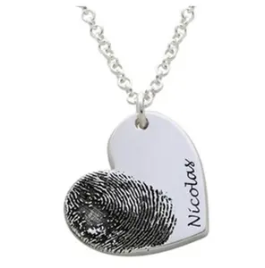 La collana a cuore con impronta digitale personalizzata può essere il Logo in lettere arabiche 925 collana a forma di cuore in argento Sterling