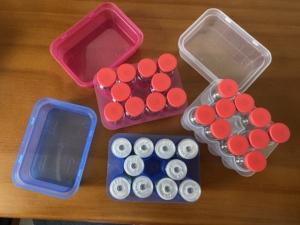 Vente en gros de boîtes de flacons en plastique transparent de 3 ml, 2 pièces, avec gaufrage, matériaux recyclés, couleurs personnalisées pour le stockage de cosmétiques - Product Image 4