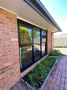 Fenêtres coulissantes verticales en aluminium à double vitrage, conformes aux normes australiennes, pour toiture commerciale, avec isolation thermique - Product Image 5