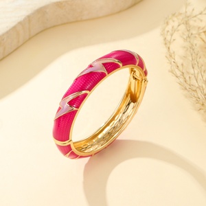 ขายส่งกำไลข้อมือเคลือบอีนาเมลสีสายฟ้าขายดีที่สุดกำไลข้อมือโลหะผสมสีสันสดใสแบบลงยาหยดสุดครีเอทและเครื่องประดับคุณภาพระดับไฮเอนด์ - Product Image 2
