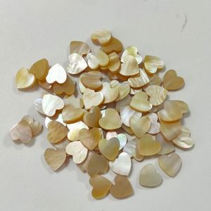 Cuentas sueltas de concha de amor de nácar amarillo Natural en forma de corazón de 10x2MM para accesorios de joyería DIY de moda - Product Image 3