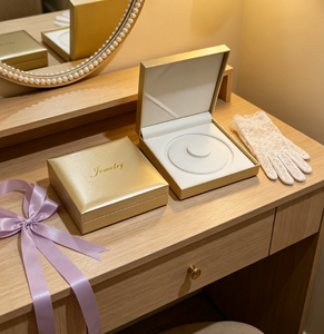 Caja de Joyería de Piel Sintética de Alta Calidad con Logotipo Personalizado, Caja de Collar de Perlas de Lujo, Grande, Blanca, Simple, Cuadrada, con Forro de Terciopelo, para el Día de San Valentín - Product Image 3