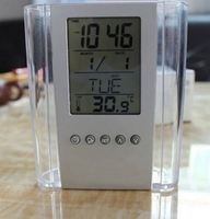 Calendrier de bureau carré en plastique durable, porte-stylo, horloge avec affichage de la température, design personnalisable pour usage au bureau, vente chaude