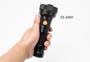 Lampe torche LED haute puissance rechargeable avec <span class=keywords><strong>batterie</strong></span> au lithium, mode SOS, éclairage d'urgence ultra-lumineux, faisceau longue portée 500m+, ABS - Product Image 3