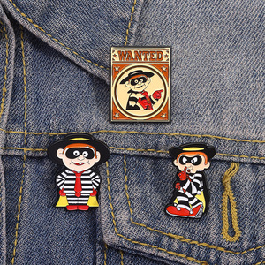 Broche à thème de dessin animé amusant, voleur masqué, design créatif et amusant, épingles à revers en émail - Product Image 3