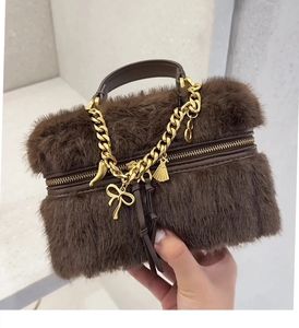 <span class=keywords><strong>กระเป๋า</strong></span>ถือขนเฟอร์เทียมสำหรับผู้หญิง ฤดูใบไม้ร่วง ฤดูหนาว ทนทาน มีซิปปิด รูปทรงครึ่งวงกลม สายสะพายถอดได้ สะพายไหล่หรือสะพายข้าง - Product Image 1