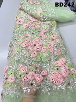 Tissu de dentelle brodée vietnamienne à prix d'usine, dentelle perlée pour robe de mariée, tissu de dentelle perlée pour robe de mariée d'Oman