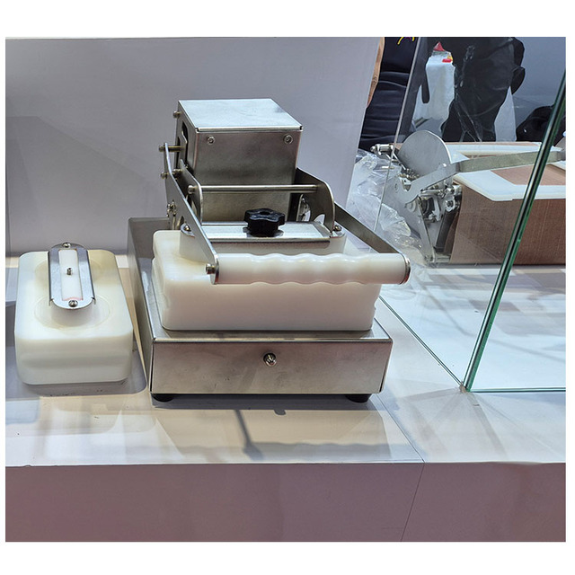 Commercial Cooked Rice Ball Onigiri Press Making Machine Japanese Triangle Sushi Maker Machine