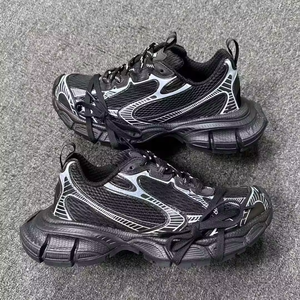 รองเท้าผ้าใบดีไซเนอร์แบรนด์แท้คุณภาพสูง รุ่น Balenciaga Runners 3XL แบบมีไฟ LED สำหรับผู้ชายและผู้หญิง - Product Image 4