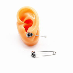 Yunnique Boucles d'oreilles squelette en acier titane, bijoux de fête à la mode pour hommes et femmes - Product Image 2