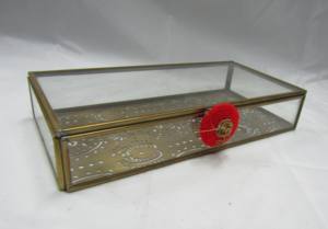 Boîte de rangement à bijoux à bas prix avec un plateau en verre rectangulaire et un corps en laiton, boîte de rangement à bijoux artisanale - Product Image 4