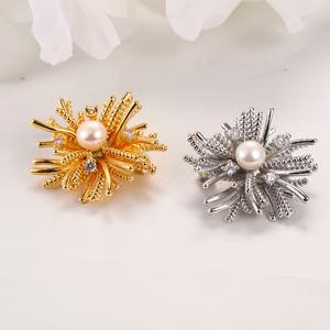 Broche de Lujo de Alta Gama para Mujer, Nuevo Diseño de Flor de Fuegos Artificiales Dorados, Broche de Moda de Agua Dulce de Zhuji - Product Image 2