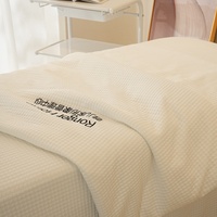 Ensemble de draps de Table de Massage personnalisés blancs Couverture de Table de Massage matelassée de couleur unie douce Couvre-lit de Salon de beauté respirant