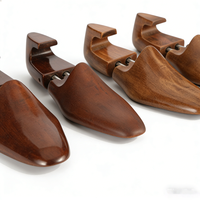 Embauchoirs européens haut de gamme entièrement ajustables, à bout fendu, laqués, motif grain de bois violet, avec anneau de maintien de forme en bois