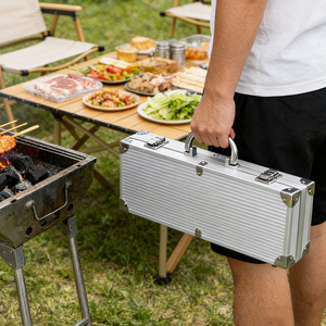 Cadeaux pour oncles et neveux : Kit d'accessoires de barbecue robustes pour jardin, ustensiles de grillade en acier inoxydable épais avec manches en bois - Product Image 5