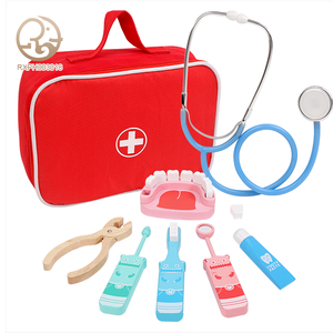 Jouet de docteur en bois pour enfants en gros, kit médical et dentaire rouge, sac en tissu, jeu de rôle, jouets de simulation pour enfants - Product Image 1