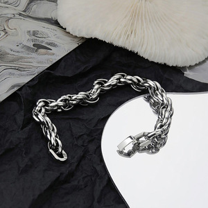 <span class=keywords><strong>Bracciale</strong></span> per Coppie in Acciaio Inossidabile. Gioielli Semplici Originali Fatti a Mano per Donne. <span class=keywords><strong>Bracciale</strong></span> da ragazzo in stile cubano. - Product Image 4