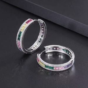 Impresionante Conjunto de Anillo y Brazalete con Circonitas Cúbicas Multicolor en Corte Cuadrado, Estilo Arcoíris, para Fiestas y Vacaciones de Lujo - Product Image 5