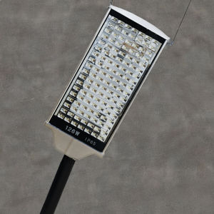 Farola LED de brillo súper alto, la mejor calidad, múltiples opciones de alimentación, iluminación de carretera de aleación de aluminio TLC, fabricado en Vietnam - Product Image 4