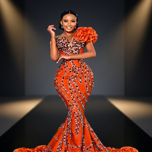 Vestido de Sirena Naranja Satinado con Estampado Floral, Transpirable, de un Solo Hombro, Cuello en V, Largo hasta el Suelo, con Volantes, para Eventos Formales - Product Image 1
