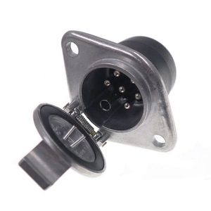 Conector Redondo de 7 Pines para Remolque ES2701S de Aleación de Aluminio IP66 12V con Cubierta para Uso en Caravanas y Embarcaciones - Product Image 1