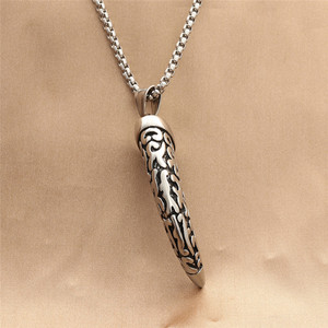 Pendentif en acier inoxydable en forme de dent de tigre, collier punk rétro pour homme, design géométrique en forme d'animal 280451 - Product Image 3