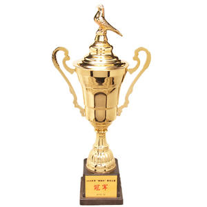 <span class=keywords><strong>2022</strong></span> Nuevo estilo Premio <span class=keywords><strong>mundial</strong></span> de trofeo Trofeo de Paloma Estilo europeo barato Copa de trofeos de fútbol grande de paz - Product Image 1