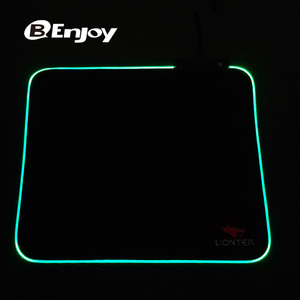 لوحة ماوس ألعاب ناعمة بإضاءة RGB مع قاعدة مطاطية مانعة للإنزلاق متوفرة بالمخزون - Product Image 2