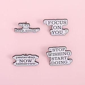 Spilla Minimalista con Frase Ispirazionale, Simpatica Spilla 'Just Do IT Brooch', Distintivo in Metallo, Accessorio di Moda Transfrontaliero - Product Image 4