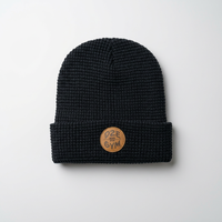 Bonnet d'hiver unisexe personnalisé en acrylique jacquard gaufré rayé, bonnet de ski tricoté avec pompon, bonnet de pêcheur à revers 58-60CM pour usage extérieur