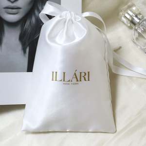 Sac à poussière en satin de soie gaufré imprimé personnalisé pour vêtements, sacs à main, sèche-cheveux, emballages cadeaux, emballages textiles - Product Image 2